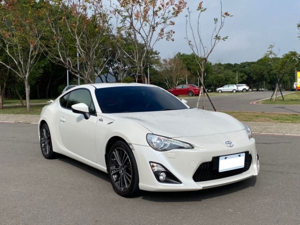 Toyota 豐田中古車 二手車 實車實價 就到81嚴選 81汽車