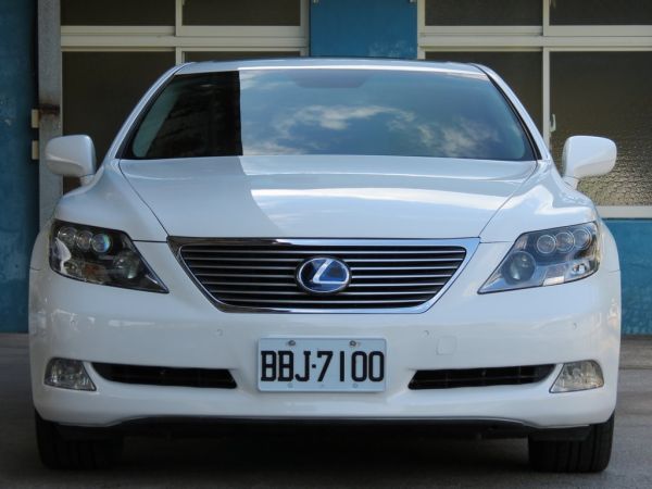 Lexus Ls 22款 最新車款資料 一鍵詢價 專業車評 81汽車