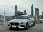 2022 VOLVO V60 B4 原廠保固中 原鈑件 樺木白 真實里程實車實價