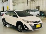 Crossover Yaris 免鑰匙 方向盤快捷 原廠導航 電折 定速 HUD