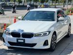 BMW 318i 抬顯 手機無線充電...