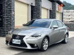 2013 LEXUS IS300H 更換右前葉 右後門 大電池目前未更換