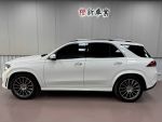 239跟車、氣壓懸吊、21吋AMG輪框、多光束頭燈、柏林之音、抬頭顯示器