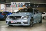 玻璃天窗、電動記憶座椅、AMG...