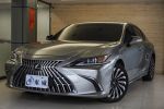 2023 Lexus ES200 保固中 鈦色...