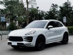 稀有白色紅內裝 MACAN TURBO...