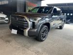 巨無霸皮卡來囉~只跑196公里!!!      新車價370萬 現在優惠288萬
