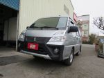 客貨8人座