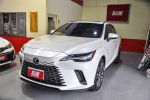 電動天窗、冷熱通風座椅、360...
