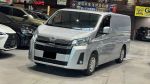 士農工商的好幫手，露營的好夥伴 TOYOTA HIACE 五人座
