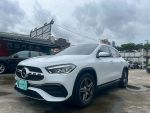 僅跑兩萬簡直新車車內螢幕保護貼都未撕 GLA 180AMG買對新古車何必買新車