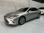 旭博國際汽車 ES300H 豪華版 原版件 原廠保固中 車況漂亮