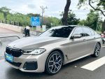 總代理 小改款輕油電 BMW 530i M-SOPRT 全車貼模 原車色黑