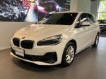 總代理 218I AT 有抬頭顯示器 有無線CARPLAY 一年新車保固!