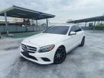 BENZ C300（白）正2019年出廠 小改款變速箱 免鑰匙 天窗 歡迎詢問