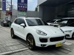 Diesel柴油版，全景天窗，14項座椅...