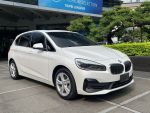 總代理 里程低到不可思議!!! 有後座餐桌 車況新到嚇一跳