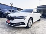 上順  SKODA SUPERB COMBI 1.5...