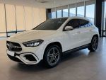 GLA250 只跑四千公里! 極新車!...
