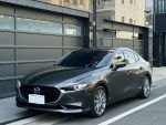 實車實價 MAZDA3 4D Signature...